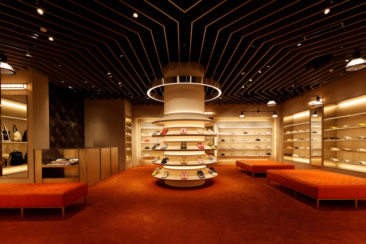 Onitsuka Tiger LUMINE EST Shinjuku 2